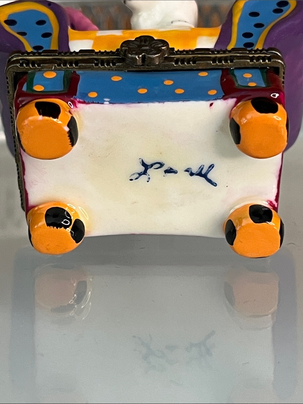 Limoges Style - Whimsical Cat-On-Chair Hand Painted Metal Hinged Trinket Box - Picture 7 of 7